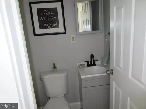 2808 Baker St, Baltimore, MD 21216 photo 7