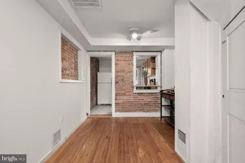 606 S Chapel St, Baltimore, MD 21231 photo 8