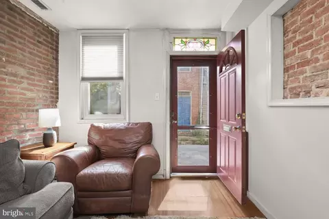 606 S Chapel St, Baltimore, MD 21231 photo 2