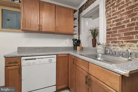 606 S Chapel St, Baltimore, MD 21231 photo 12