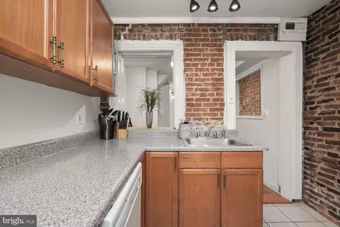 606 S Chapel St, Baltimore, MD 21231 photo 11