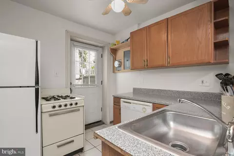 606 S Chapel St, Baltimore, MD 21231 photo 13