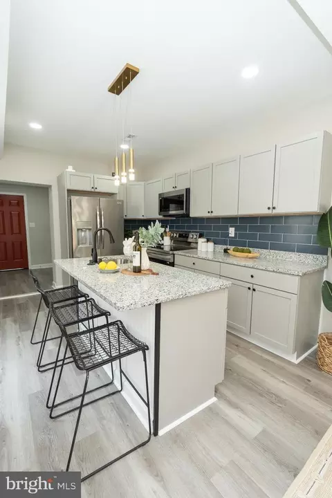 154 Collins Ave, Baltimore, MD 21229 photo 4