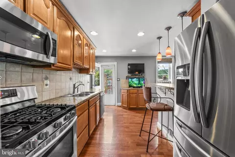 916 N Rosedale St, Baltimore, MD 21216