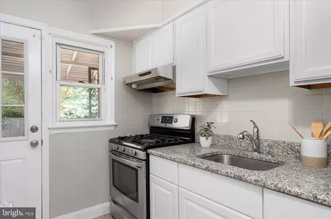 3919 Fairview Ave, Baltimore, MD 21216 photo 9