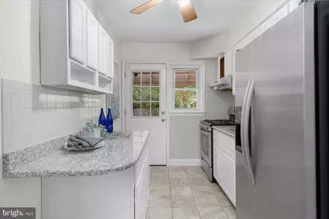 3919 Fairview Ave, Baltimore, MD 21216 photo 8