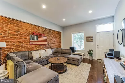 2412 E Fairmount Ave, Baltimore, MD 21224 photo 4