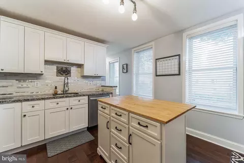 2412 E Fairmount Ave, Baltimore, MD 21224 photo 8