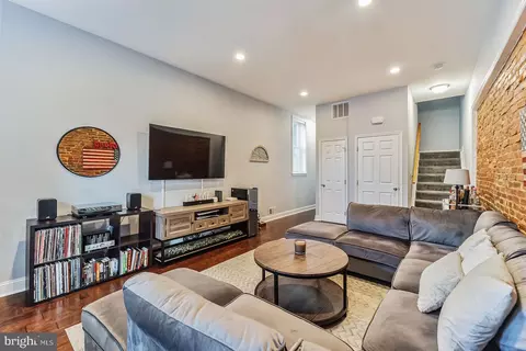 2412 E Fairmount Ave, Baltimore, MD 21224 photo 5