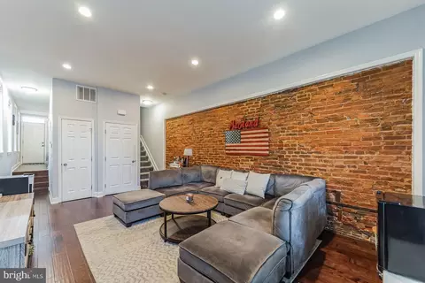 2412 E Fairmount Ave, Baltimore, MD 21224 photo 3