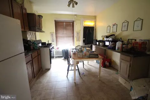 Entry Way - 2622 E Preston St, Baltimore, MD 21213 photo 3 of 4