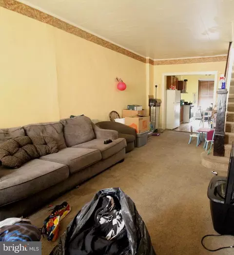 Entry Way - 2622 E Preston St, Baltimore, MD 21213 photo 2 of 4
