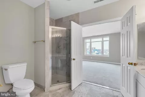 Bath - 100 Harborview Dr #1709, Baltimore, MD 21230 photo 3 of 3