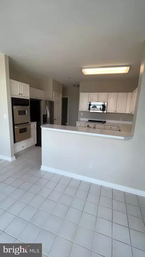 Kitchen - 100 Harborview Dr #1709, Baltimore, MD 21230 photo 1 of 5