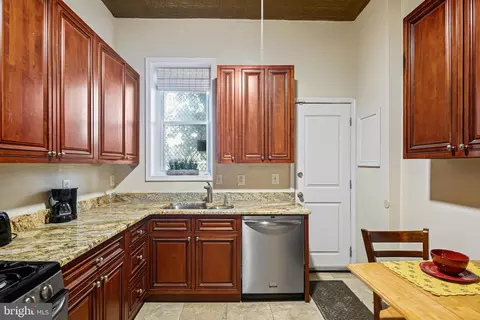 2538 Mcculloh St, Baltimore, MD 21217 photo 7