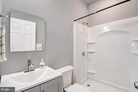 1426 E Lanvale St, Baltimore, MD 21213 photo 17