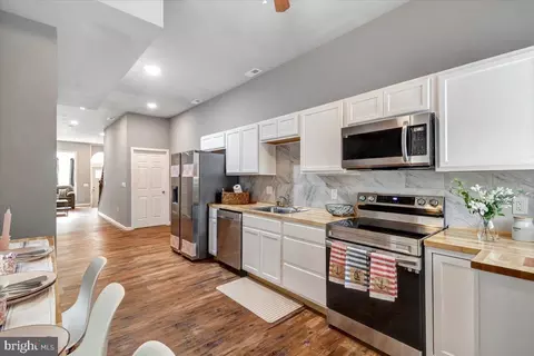 1426 E Lanvale St, Baltimore, MD 21213 photo 13