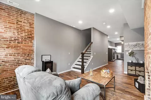 1426 E Lanvale St, Baltimore, MD 21213 photo 5