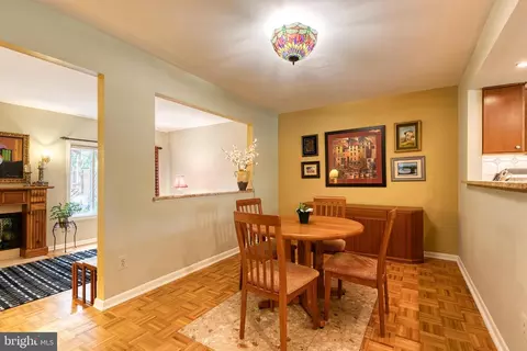 4336 Roland Spring Dr, Baltimore, MD 21210 photo 6