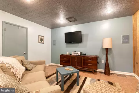 4336 Roland Spring Dr, Baltimore, MD 21210 photo 18