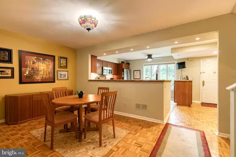 4336 Roland Spring Dr, Baltimore, MD 21210 photo 8