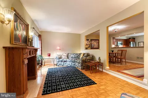 4336 Roland Spring Dr, Baltimore, MD 21210 photo 10