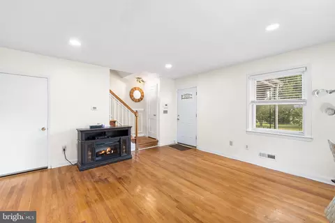 214 Denison St, Baltimore, MD 21229 photo 7