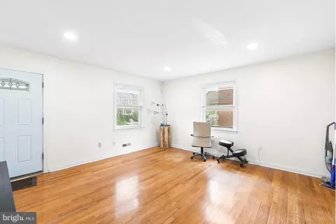 214 Denison St, Baltimore, MD 21229 photo 5