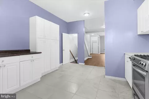 2407 E Oliver St, Baltimore, MD 21213 photo 10
