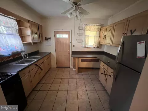 3920 Fairview Ave, Baltimore, MD 21216 photo 4