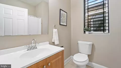 333 E 22nd St, Baltimore, MD 21218 photo 42