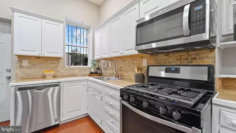 333 E 22nd St, Baltimore, MD 21218 photo 17