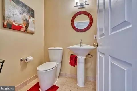 100 Harborview Dr #412, Baltimore, MD 21230 photo 5