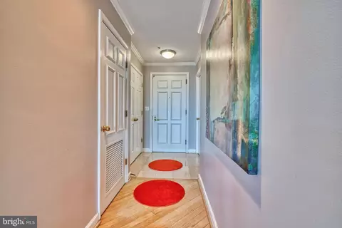 100 Harborview Dr #412, Baltimore, MD 21230 photo 4
