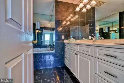 100 Harborview Dr #412, Baltimore, MD 21230 photo 24