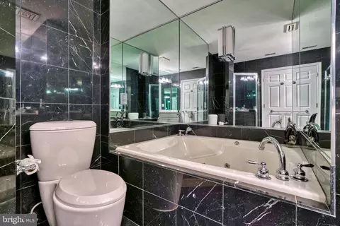 100 Harborview Dr #412, Baltimore, MD 21230 photo 25