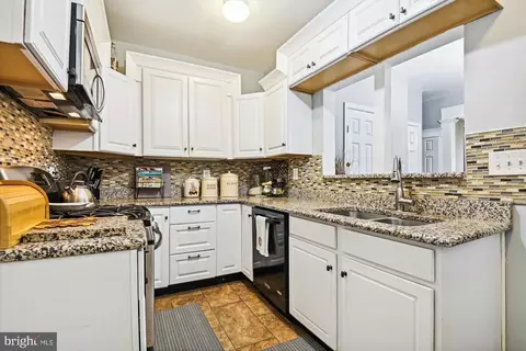 2908 Ellicott Dr, Baltimore, MD 21216 photo 16