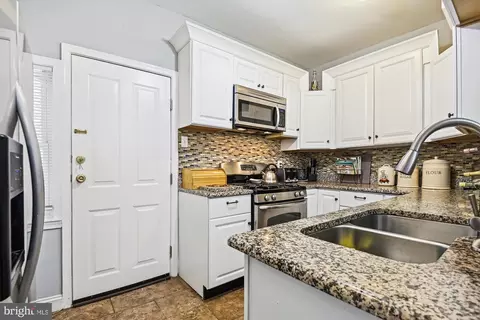 2908 Ellicott Dr, Baltimore, MD 21216 photo 17