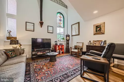 1100 N Calvert St #4, Baltimore, MD 21202