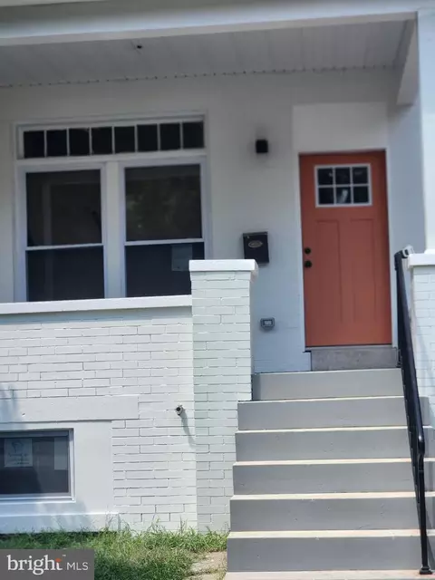 824 Brooks Ln, Baltimore, MD 21217 photo 2