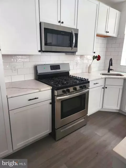 824 Brooks Ln, Baltimore, MD 21217 photo 6