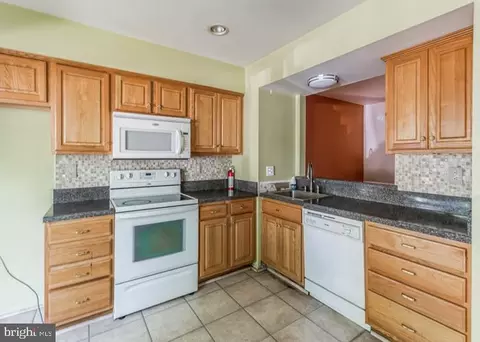 69 Cobber Ln, Baltimore, MD 21229 photo 12