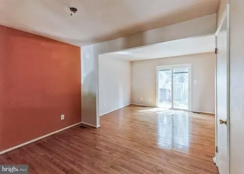 69 Cobber Ln, Baltimore, MD 21229 photo 9