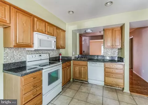 69 Cobber Ln, Baltimore, MD 21229 photo 13