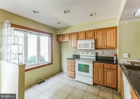 69 Cobber Ln, Baltimore, MD 21229 photo 11