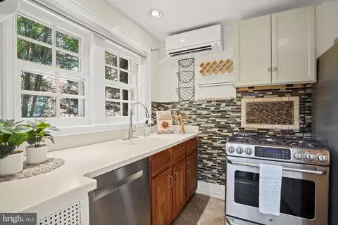 410 Bretton Pl, Baltimore, MD 21218 photo 15
