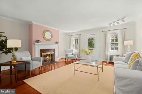 410 Bretton Pl, Baltimore, MD 21218 photo 2