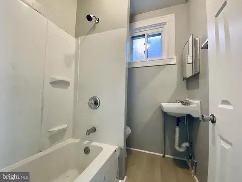 438 E 28th St, Baltimore, MD 21218 photo 2