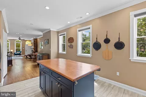 2800 E Baltimore St, Baltimore, MD 21224 photo 8