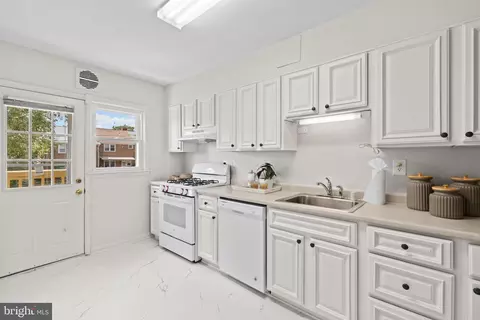 6118 Marlora Rd, Baltimore, MD 21239 photo 11
